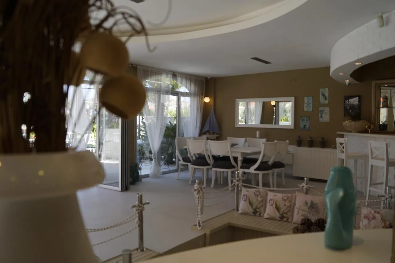 Marina Sahil Hotel Çeşme